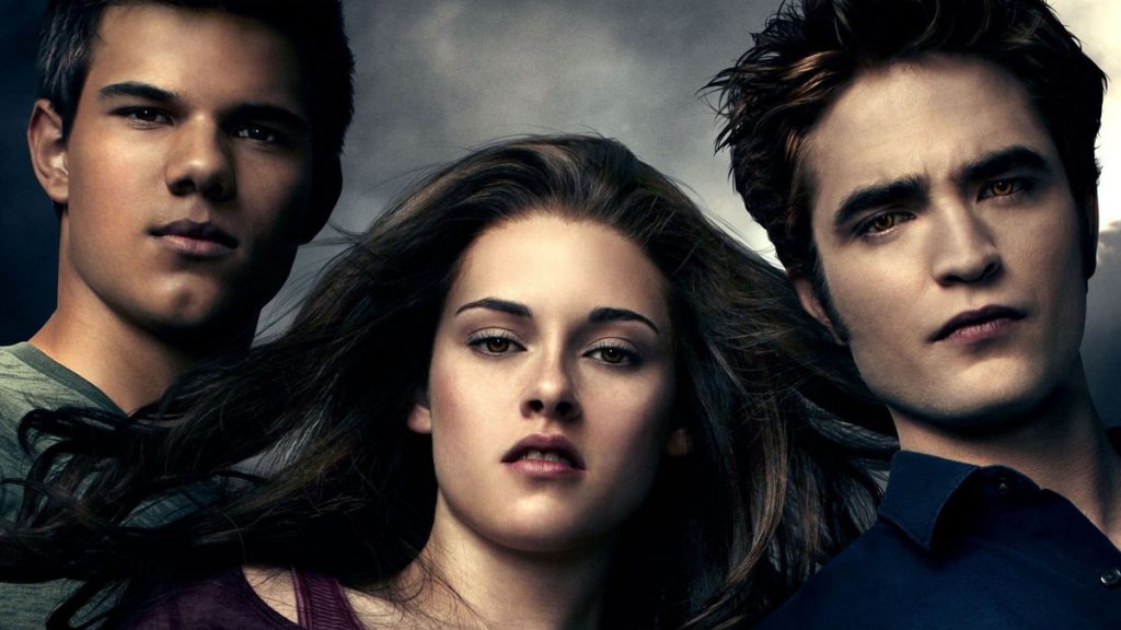 Jacob, Bella e Edward em A Saga Crepúsculo, com uma visão mais teen 