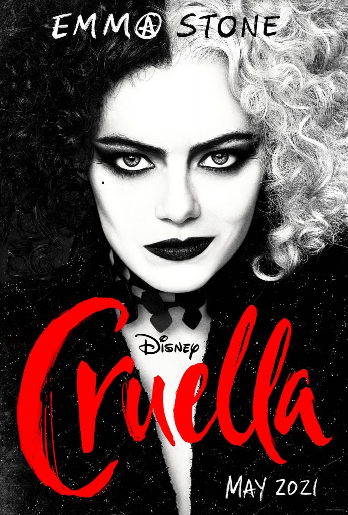 Poster do filme Cruella mostrando Emma Stone com o cabelo dividido entre as cores preto e branco.