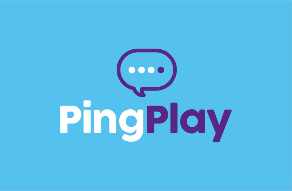 Logo da plataforma PingPlay em fundo ciano, com os nomes em branco e lilás - Otageek