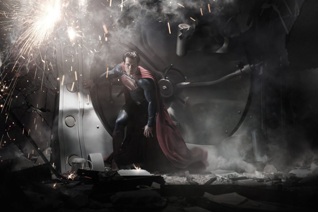 Superman em pé, tomando impulso para voo. Em primeira foto oficial de "O Homem de aço"