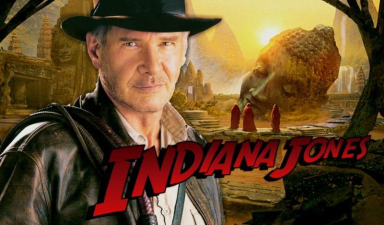 Indiana Jones (Harisson ford) com o logo em vermelho e algumas esculturas ao fundo