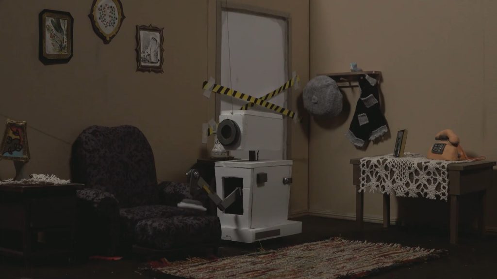 O robô faz faxina na casa 