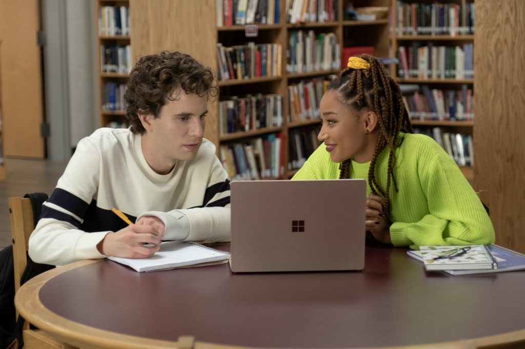 Evan (Ben Platt) e Alana Beck (Amandla Stenberg) Otageeek