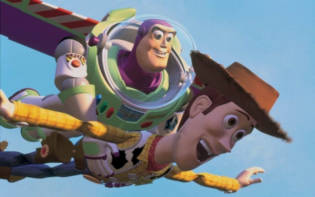Woody e Buzz Lightyear, personagens de Toy Story, da Pixar, em cena onde voam. - Otageek