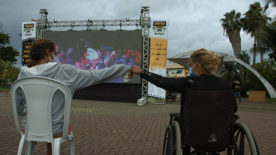 Duas mulheres sessão do Cinema Presente