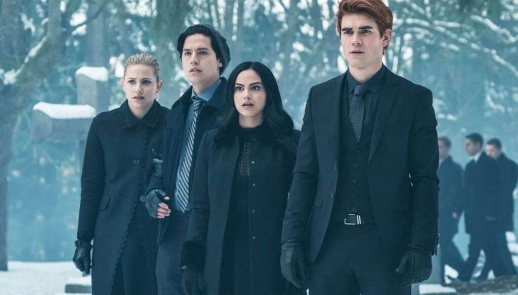 Betty, Jughead, Veronica e Archie em cena de Riverdale