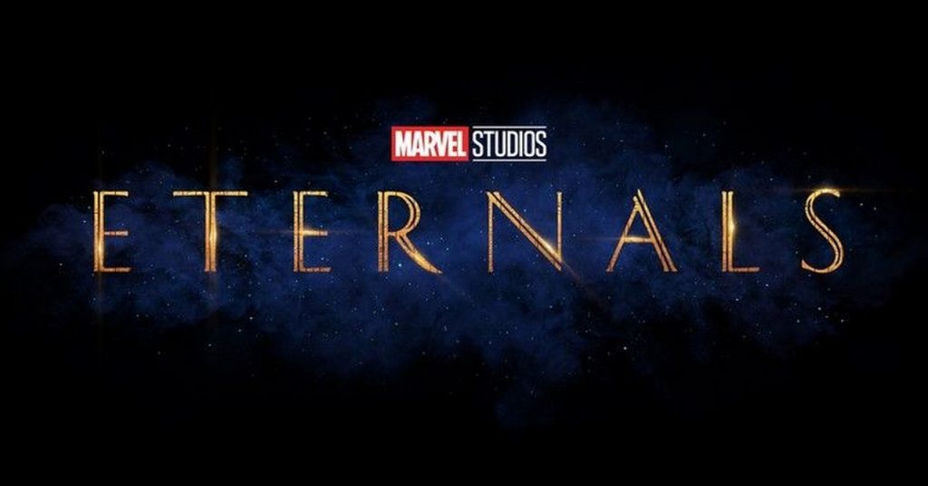 Logo da série Eternos, da Marvel, com letras douradas e fundo azul. Trailer foi destaque no Twitter.