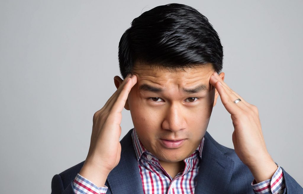 Ronny Chieng como Jon Jon