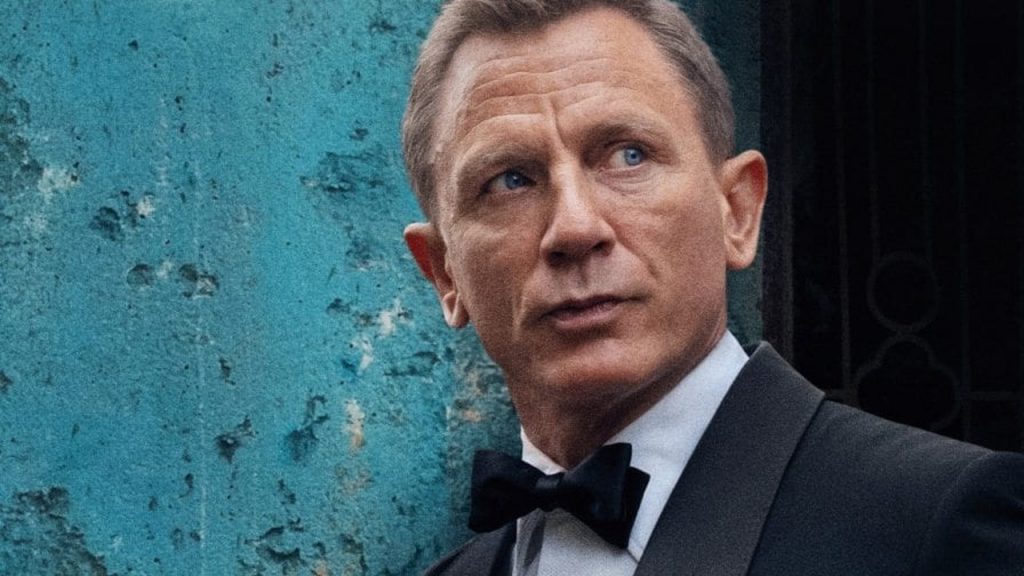 O ator inglês Daniel Craig, de 53 anos, interpretando o agente secreto 007.