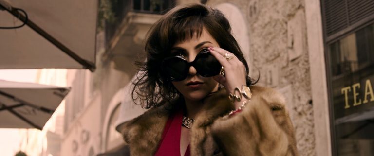 Lady Gaga no trailer do filme Casa Gucci.