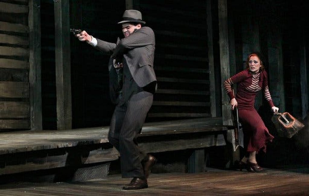 bonnie e clyde fugindo da polícia no musical- otageek