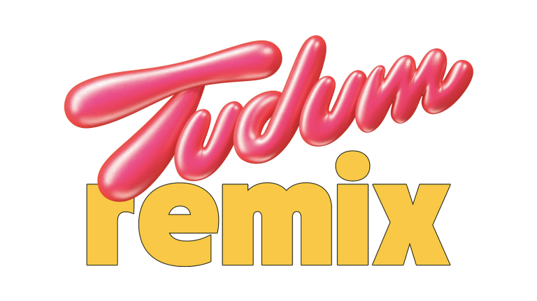 Na imagem há o nome "Tudum" na parte superior em cor de rosa, com uma letra arredondada e "Remix" logo abaixo em letra amarela quadrada. A imagem ilustra o evento "Tudum Remix"