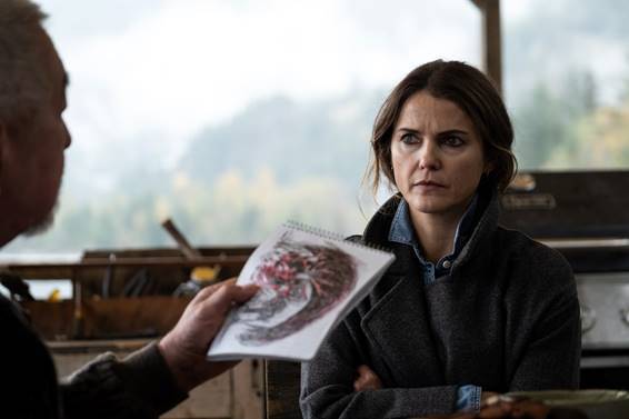 Keri Russel em Espíritos Obscuros