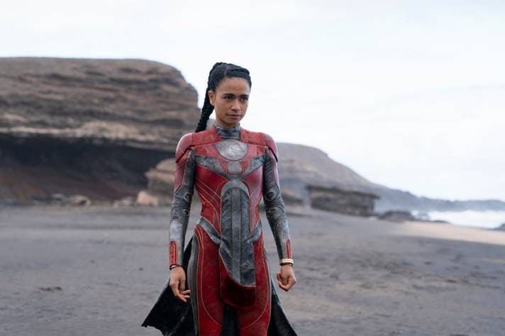 Lauren Ridloff como Makkari, super-heroína de "Eternos", novo filme da Marvel. - Otageek