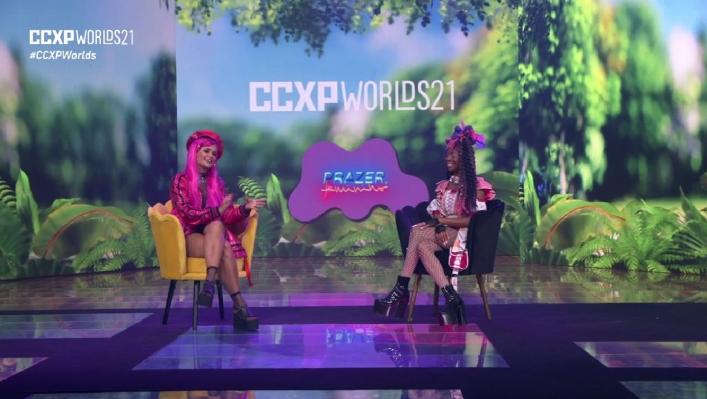 Marcela McGowan e Karol Conká no palco Creators & Cosplay Universe - Otageek