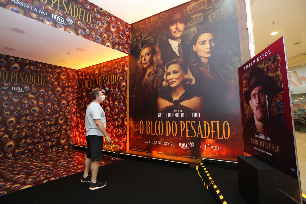 Exposição imersiva sobre o longa  "O Beco do Pesadelo" Otageek