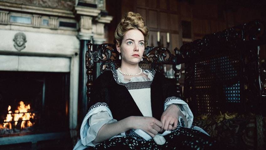 Emma Stone como Abigail em A Favorita. - Otageek