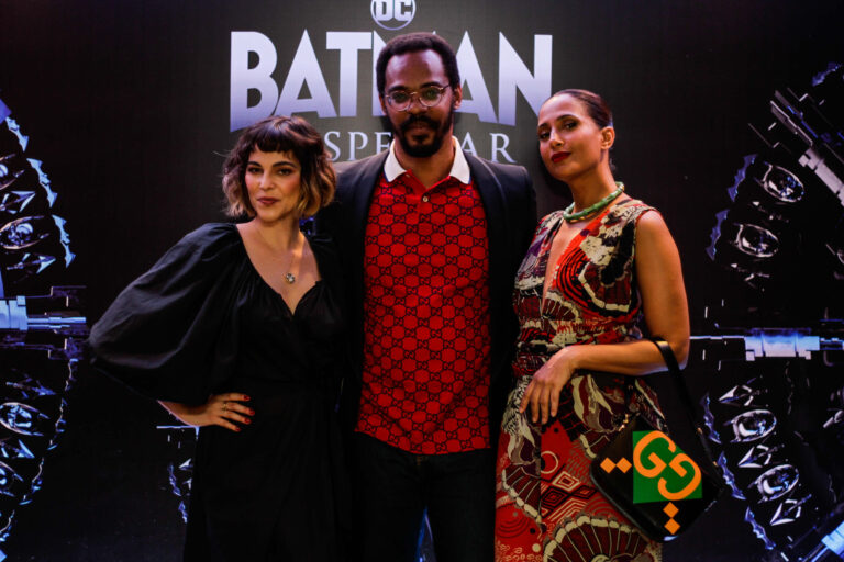 Elenco de Batman Despertar com Camila Pitanga, Taína Muller e Rocco Pitanga