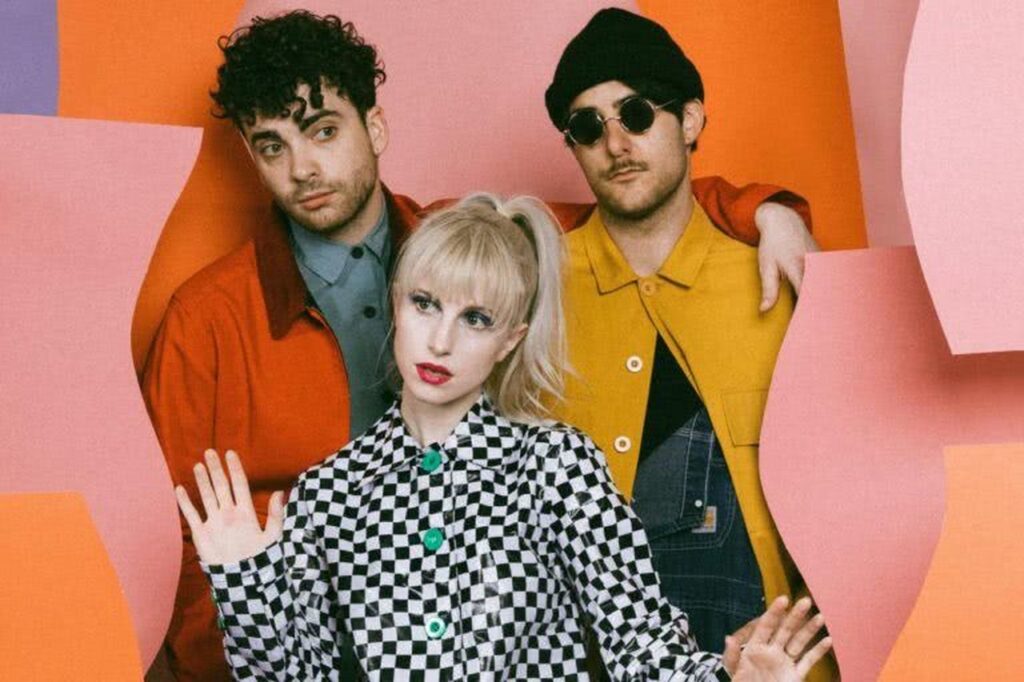 Os três integrantes da banda americana Paramore.