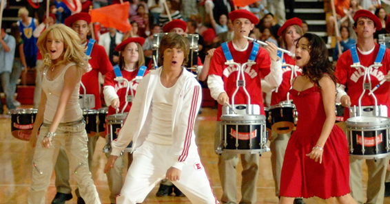 High School Musical (2006) outras produções disponíveis no Disney+ para o público teen  - Otageek