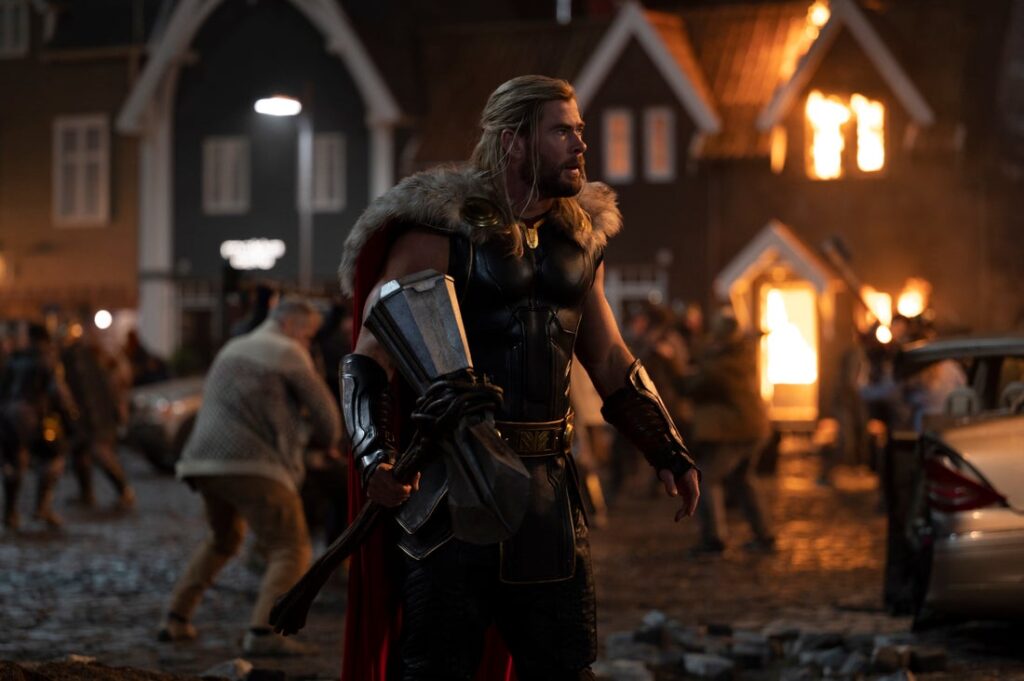 Chris Hemswort em Thor: Amor e Trovão Otageek