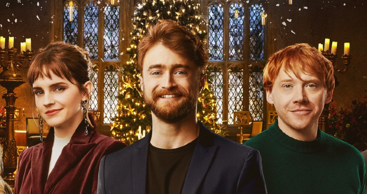 Emma Watson, Daniel Radcliffe e Rupert Grint dentro de Hogwarts, em segundo plano - Otageek