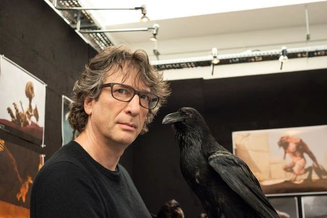 Neil Gaiman, criador da HQ que inspirou a sério. - Otageek