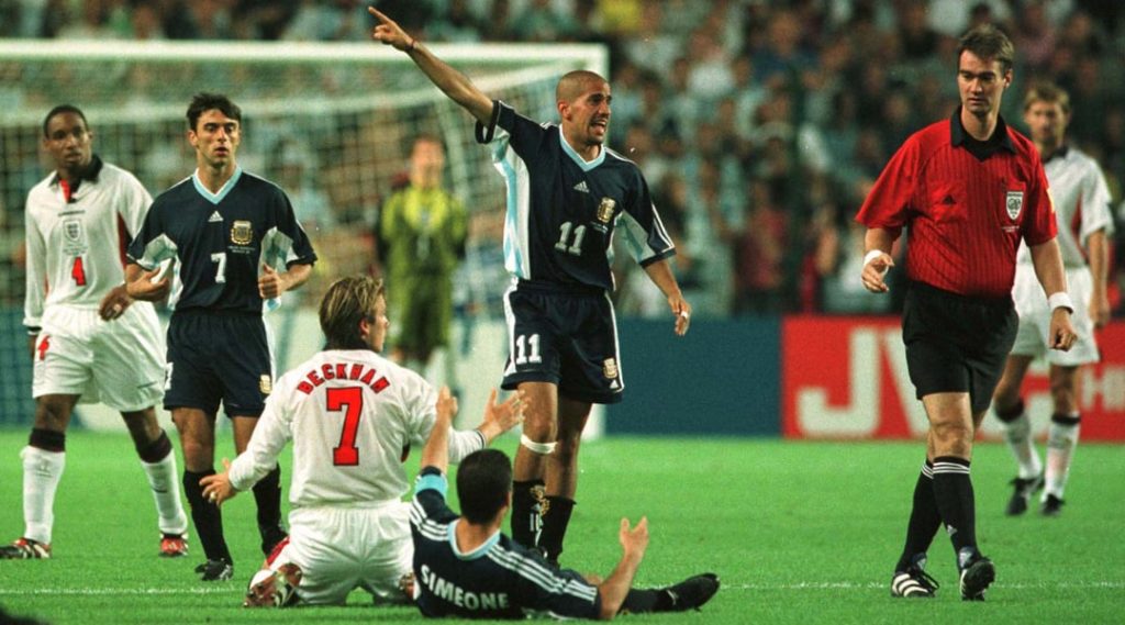 Beckham no exato momento que é expulso na copa de 1998